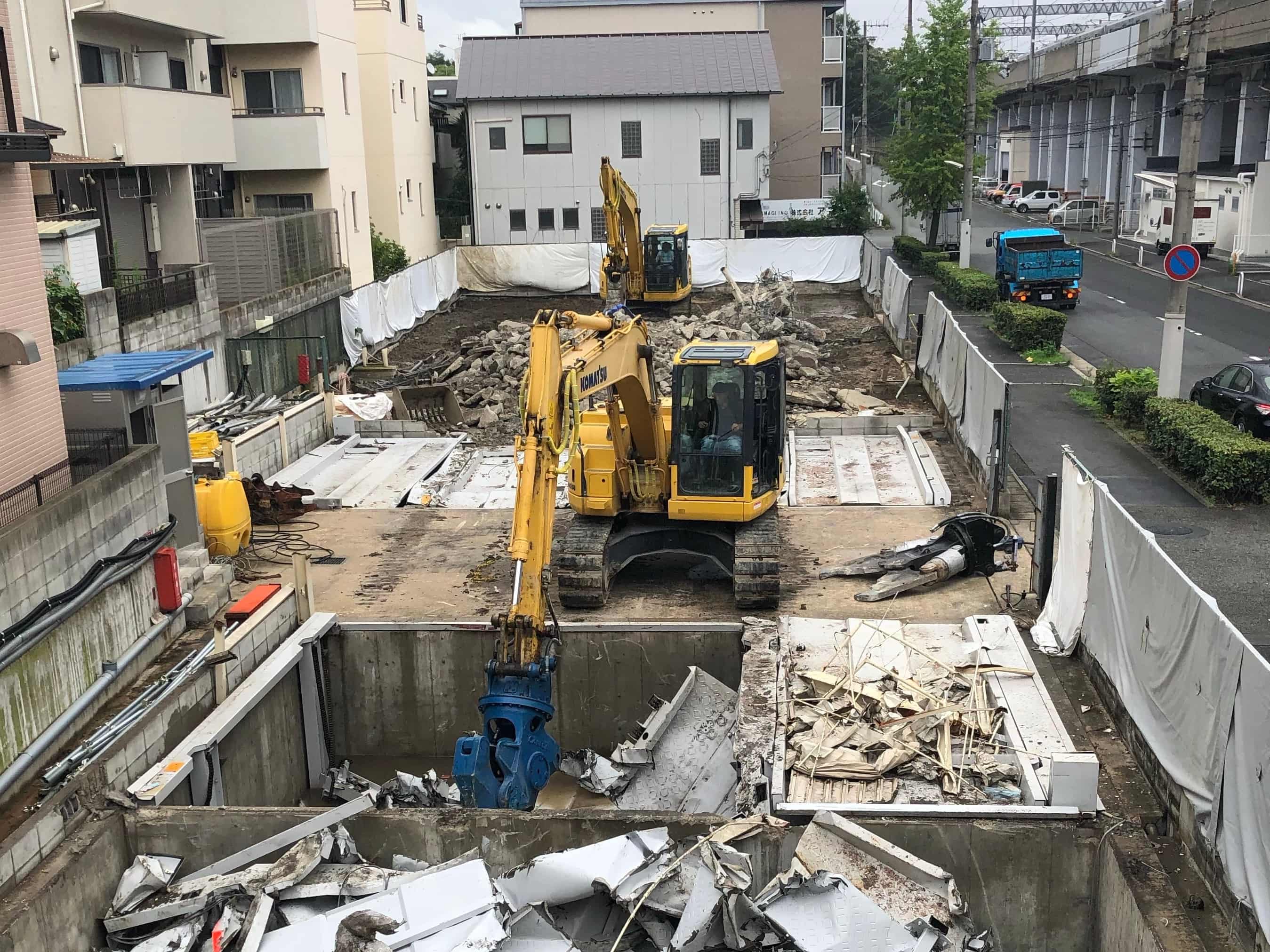 神戸市 立体駐車場 解体工事及び埋め戻し
